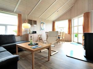 Three-Bedroom Holiday home in Otterndorf 6
