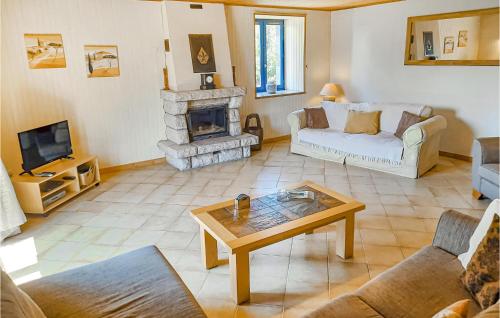 Three-Bedroom Holiday Home in Ruffiac