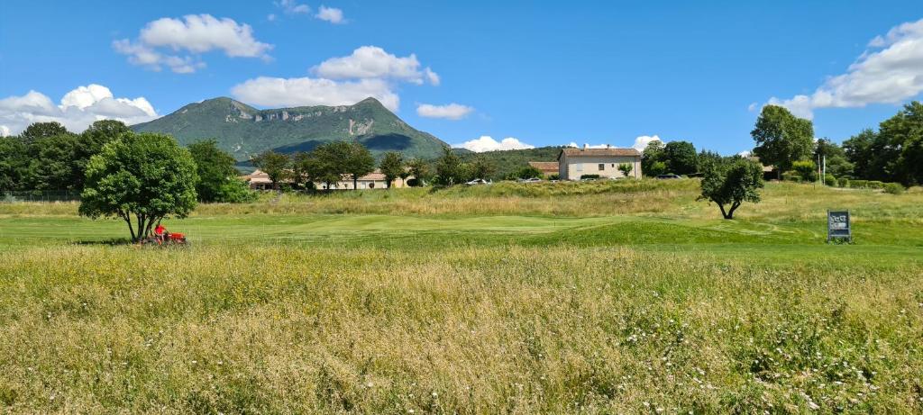 Three-Bedroom Holiday Home in Saint-Germain-sur-Ay 50430 Saint-Germain-sur-Ay