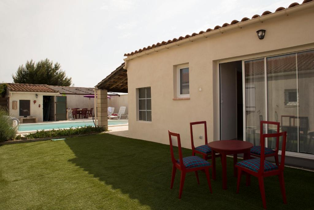 Three-Bedroom Holiday Home in Sainteny 50500 Sainteny
