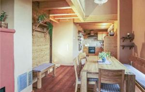 Three-Bedroom Holiday Home in Schillingsfurst