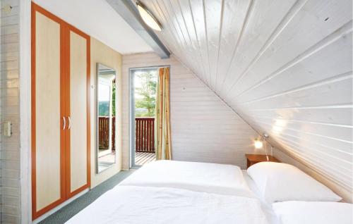 Three-Bedroom Holiday home with Lake View in Kirchheim/Hessen