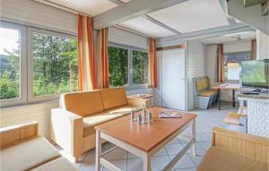 Three-Bedroom Holiday home with Lake View in Kirchheim/Hessen