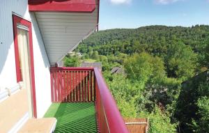 Three-Bedroom Holiday home with Lake View in Kirchheim