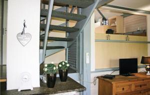 Three-Bedroom Holiday home with Lake View in Kirchheim