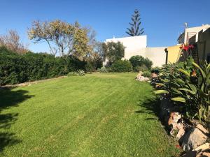 Maison de vacances Three Bedroom Villa with pool near Olhao  8700-201 Moncarapacho Algarve