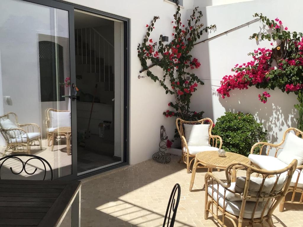 Ti Antonieta rua Doutor Parreira 138, 8800-346 Tavira