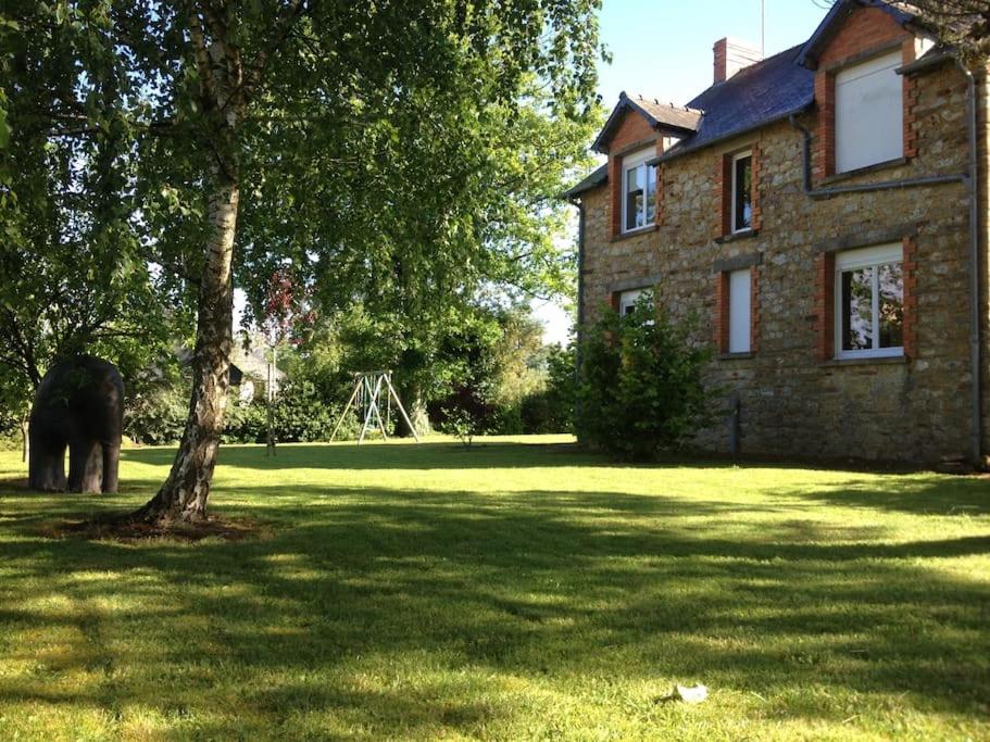 Maison de vacances Ti Laouen, Maison traditionnelle Bretonne 5 Rue des Buis 35330 Les Brulais