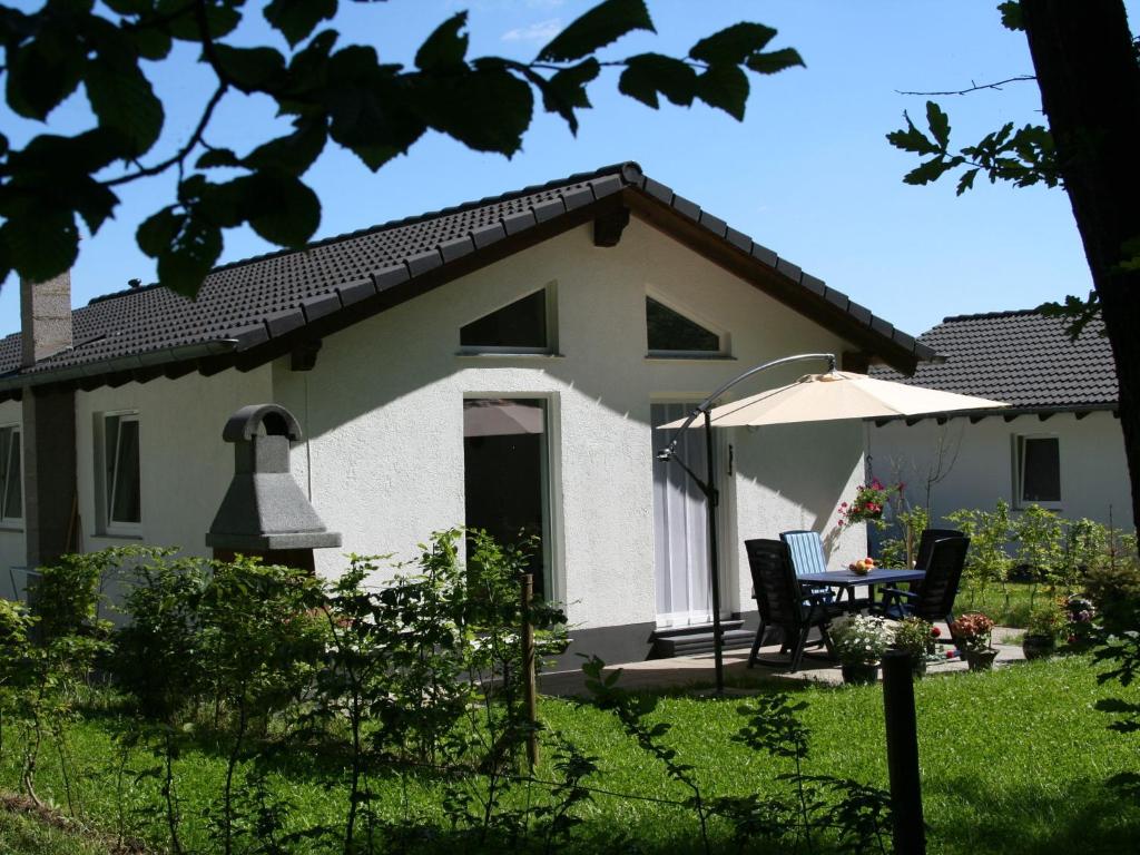 Maison de vacances Tidy holiday home with dishwasher, in a green area  54568 Kopp