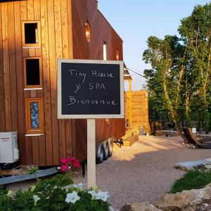 Maison de vacances TINY HOUSE & SPA LIEU DIT LA GRAVILLE HAUTE 46100 Faycelles Midi-Pyrénées