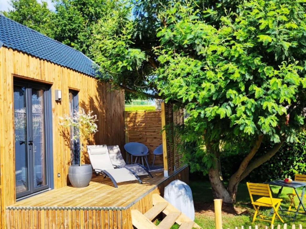 Maison de vacances Tiny house with 2 electric bikes near sea river, Taden  22100 Taden