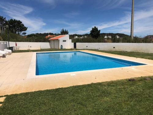 Torrezinha- Moradia Moderna com piscina