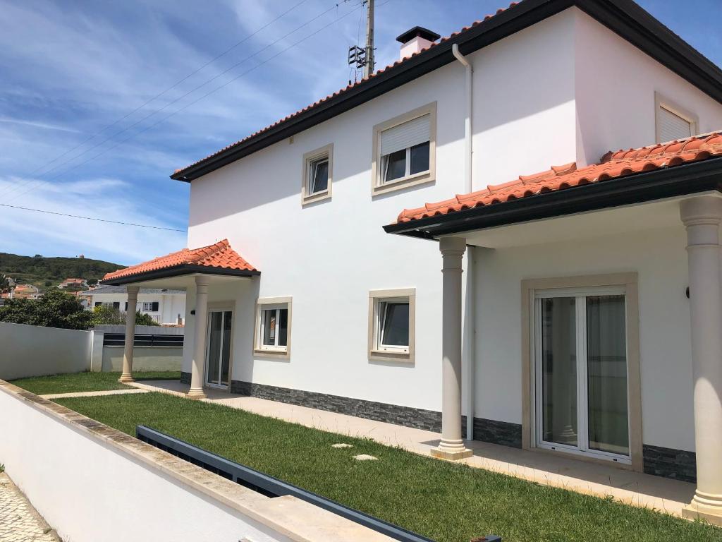 Maison de vacances Torrezinha- Moradia Moderna com piscina Travessa da Ponte 2500-656 Salir do Porto