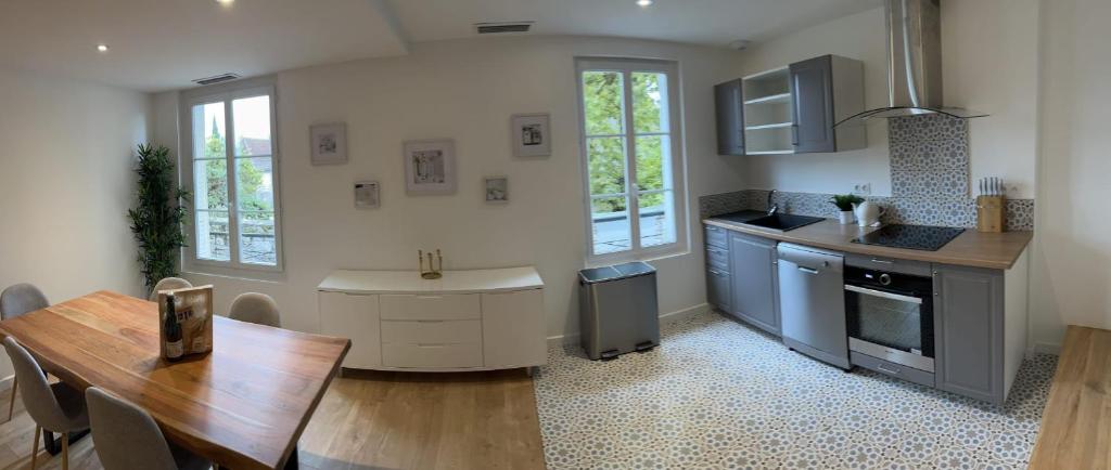 Maison de vacances Townhouse in Gramat 8 RUE SAINT JEAN 46500 Gramat