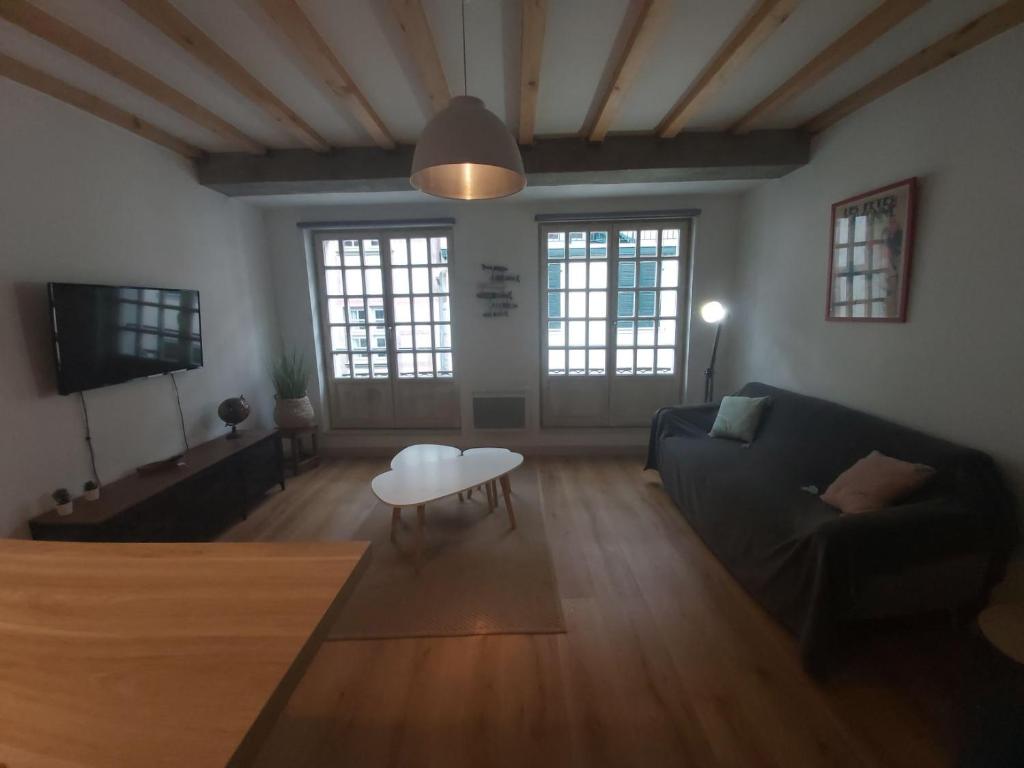 Townhouse on the banks of the Indre