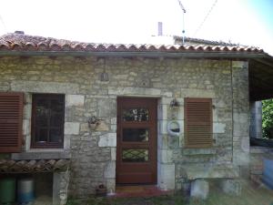 Maison de vacances Traditional Charentais cottage near Royan 7 Rue du Maine Grolier 17600 Balanzac -1