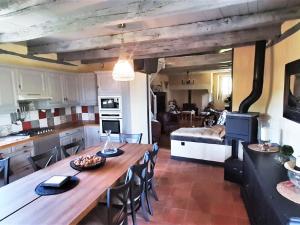 Maison de vacances Traditional holiday home in Altillac with private pool  19120 Altillac Limousin