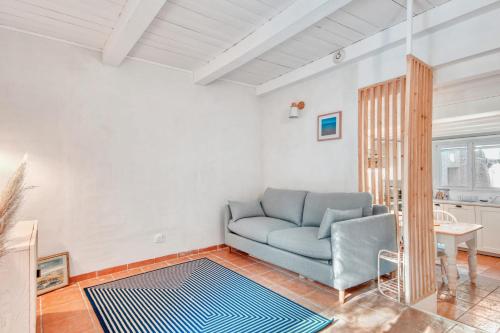 Traditional house in a calm residence in Sanary-sur-Mer - Welkeys