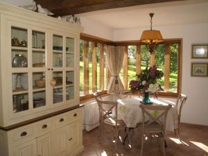 Maison de vacances Traditional house with garden in Dampsmesnil 15km from Giverny  27630 Écos Normandie