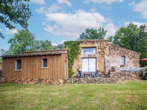 Tranquil Holiday Home in Mazeyrolles with Garden