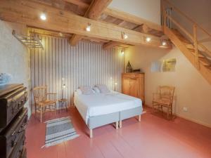 Tranquil Holiday Home near Uzes with Private Pool