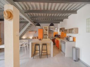 Maison de vacances Tranquil Holiday Home near Uzes with Private Pool  30700 Flaux Languedoc-Roussillon