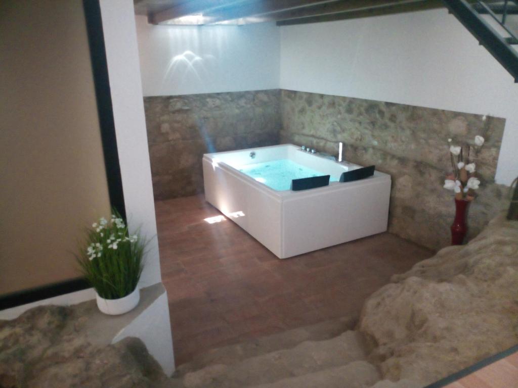 Tufa Guest House, Wellness & SPA - Villa Campus Seven Domains Lda, Rua Doutor Vítor Hugo Semedo, Corredoura, 2000-674 Corredoura