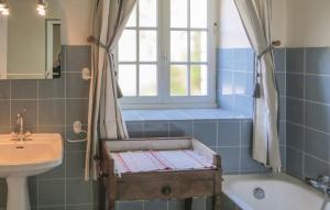 Maison de vacances Two-Bedroom Holiday Home in Breil  49490 Breil Pays de la Loire