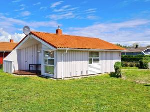 Two-Bedroom Holiday home in Grömitz 2