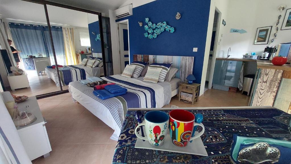 Two comfortable houses with swimming pool near Monbazillac and Bergerac