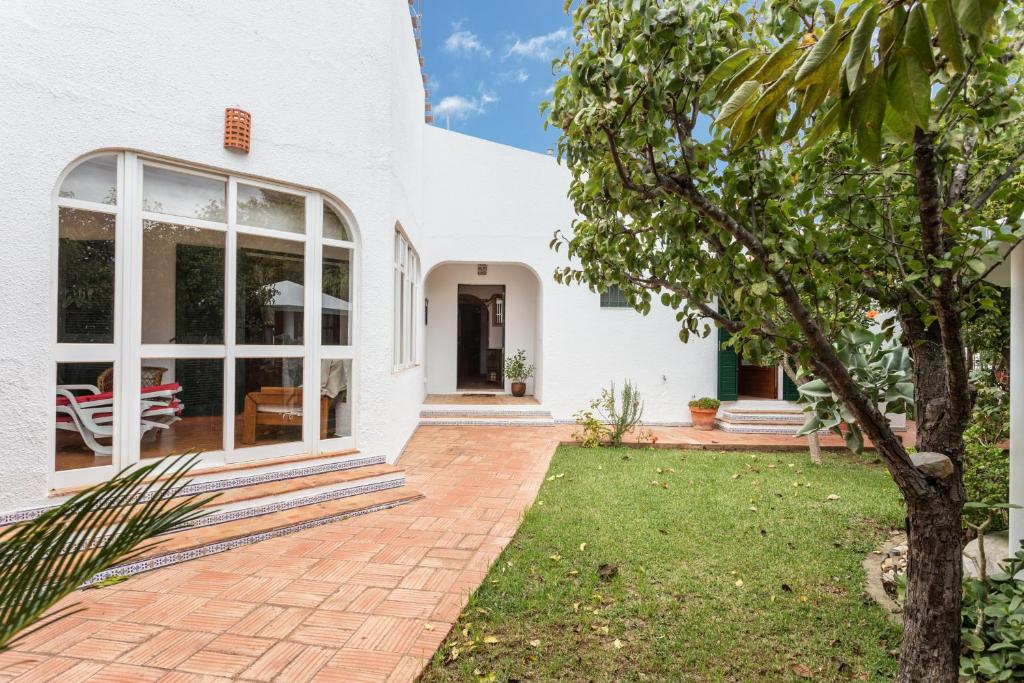 Typical Algarvian Family Home Rua Maria Vaz de Carvalho, nº 37, 8800-591 Cabanas de Tavira