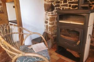 Typical breton house in a green environment for 5 people