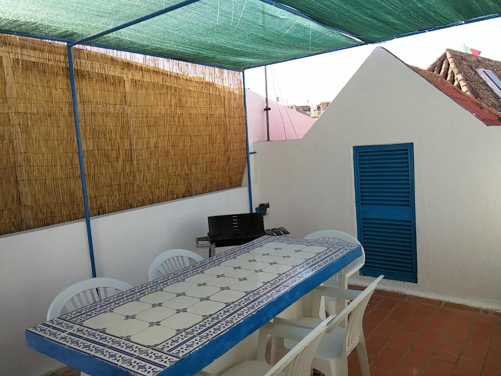 Typical house in the city center Rua Padre Evaristo Guerreiro do Rosário, nº16, 8800-340 Tavira