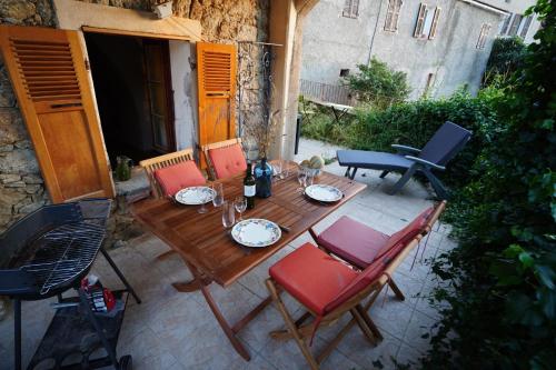 Typical house in the mountains, 10mn from the sea