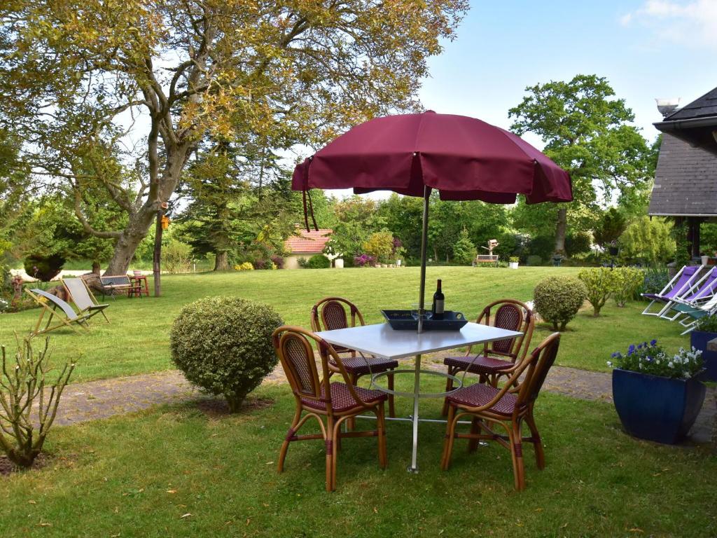 Typical Norman farmhouse with free WiFi, a short drive from the coast , 50490 Saint-Michel-de-la-Pierre