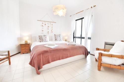 Typical Portuguese Beach House just 88m to the beach