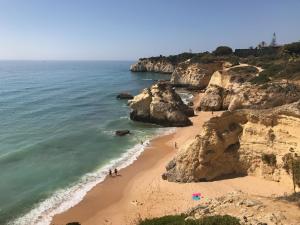 Maison de vacances Typical Portuguese Beach House just 88m to the beach 40 Aldeamento do Levante 8400-450 Porches Algarve