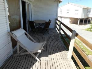 UN CHALET EN BOIS A LA PLAGE
