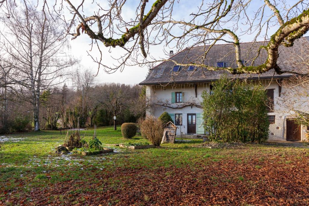 Maison de vacances Un cocon d authenticité au cœur de la nature 633 Route de Vovray 74350 Cruseilles