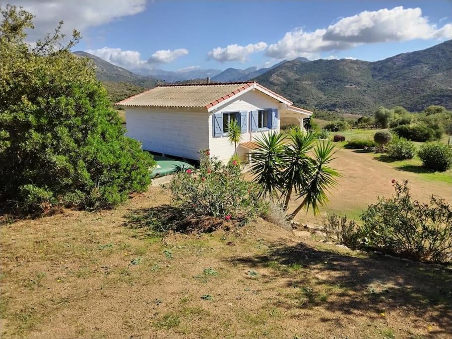 Maison de vacances Une maison bois sur la colline à 1500 M des plages MANULONGU RTE DE CARGESE 20130 Cargèse