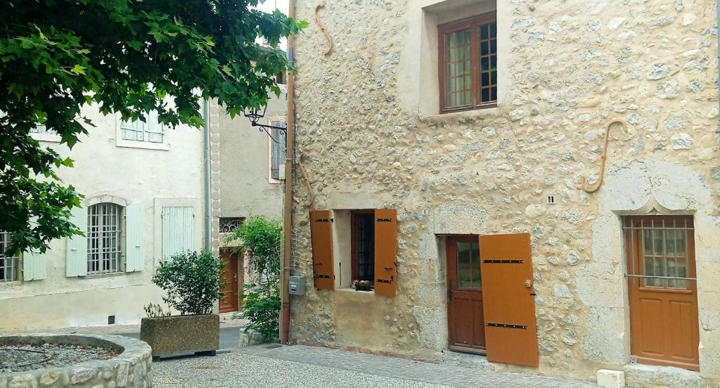 Maison de vacances Une maison dans le village 1 Rue du Château 05300 Val Buëch-Méouge