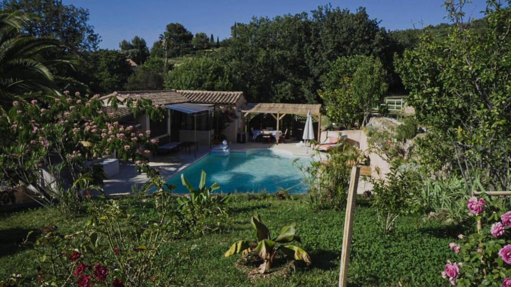 une petite maison entre vignes et mer 2495 Chemin de Saint-Come, 83740 Saint-Côme