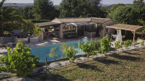 une petite maison entre vignes et mer