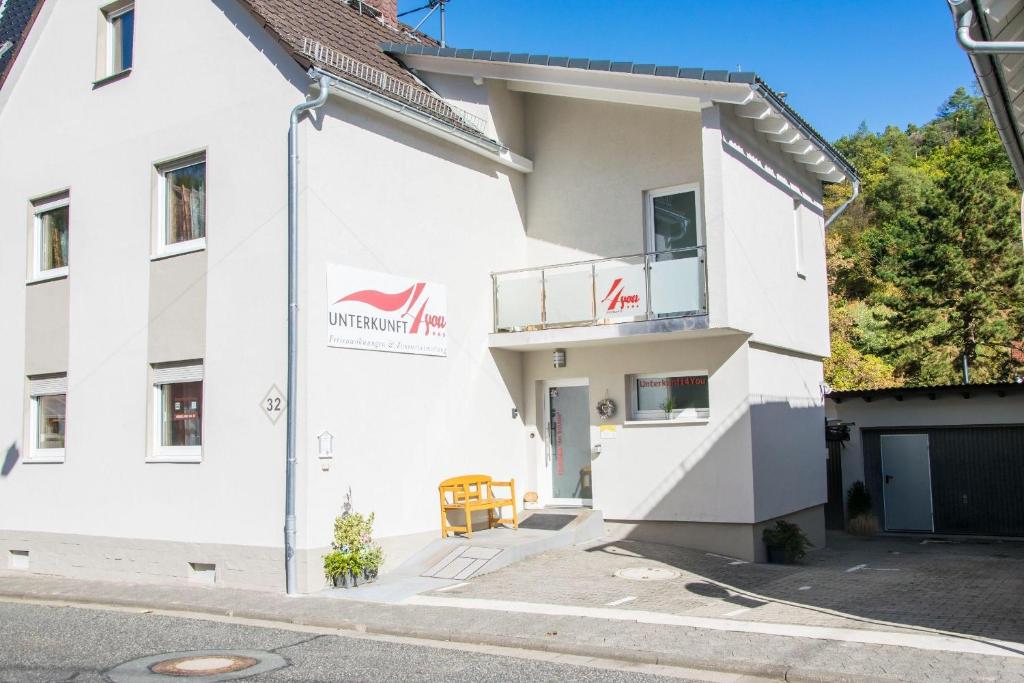Unterkunft4You-Ferienhaus-Am-Schloss Hauptstraße 32, 61250 Usingen
