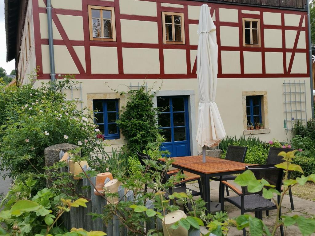 Maison de vacances Urlaub im 200 Jahre alten Fachwerkhaus Talstraße 35 01855 Lichtenhain