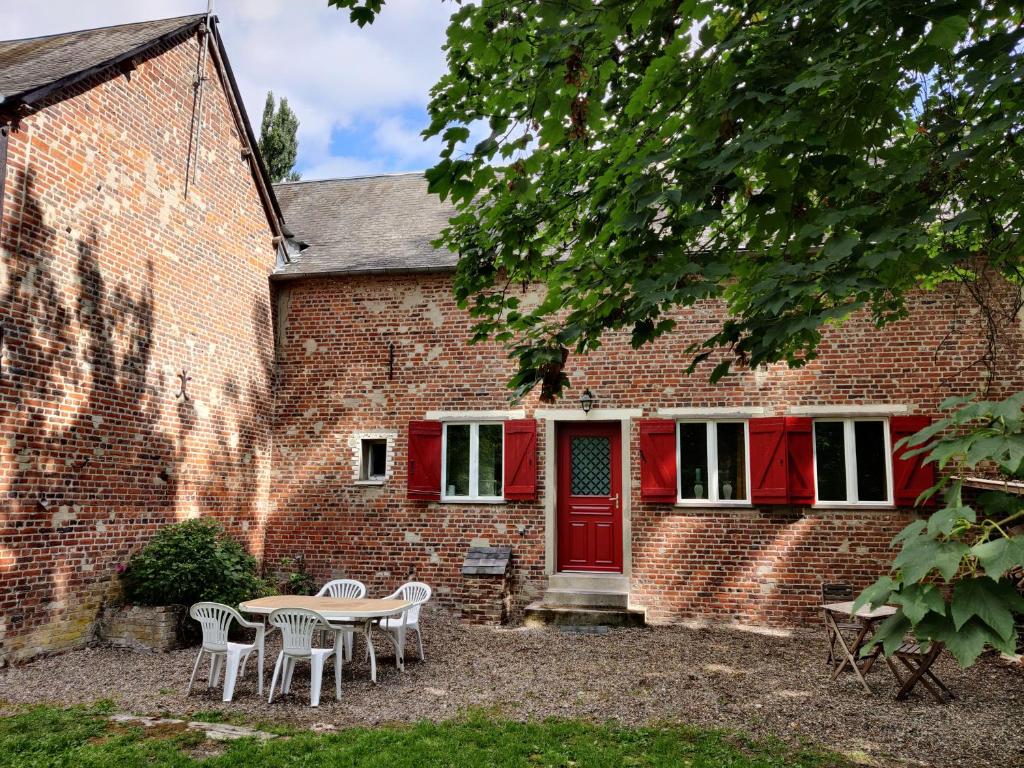 Uw eigen boerderij bij Le Moulin de la Place 3 Place du 8 Mai 1945, 80500 Trois-Rivières