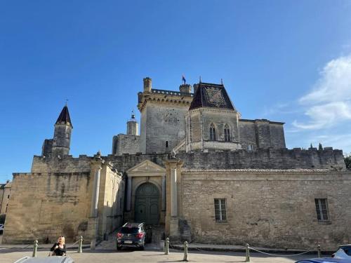 Uzes 2 bed/bath house steps from Place aux Herbes