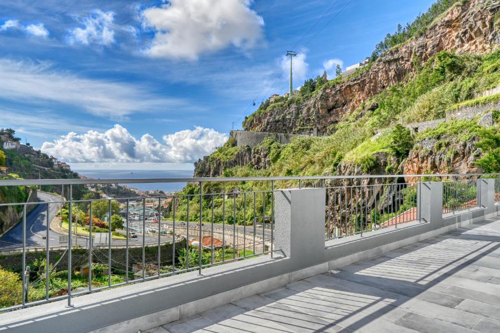 Maison de vacances Valley House, a Home in Madeira Rua Dom Ernesto Sena de Oliveira, 184 9050-092 Funchal