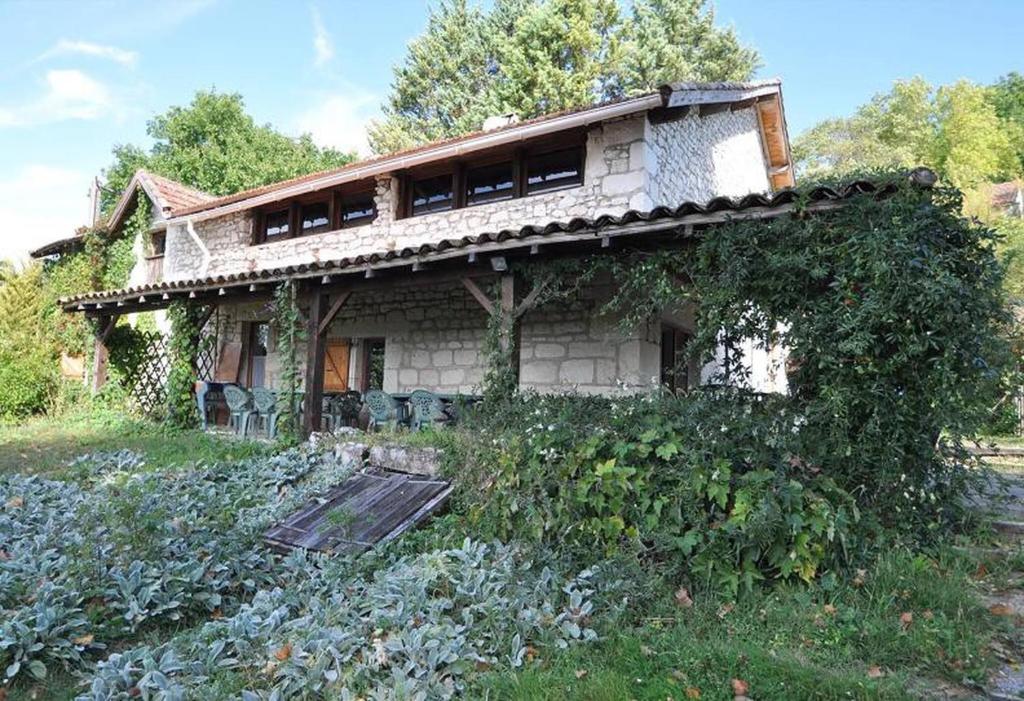 Vaste Gite Rural 3 Etoiles Piscine 420 Lejardinet, 46170 Flaugnac