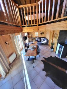Very nice and bright 210 m with sauna and spa